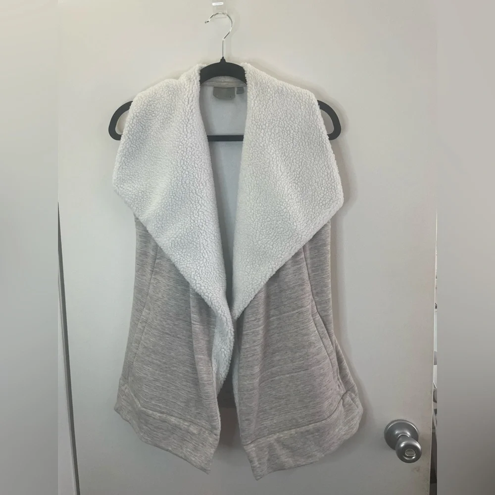 Athleta long line heathered vest - Size XS - Picture 3 of 10